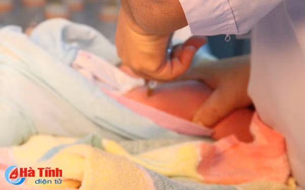 cong dan ha tinh chao doi trong phut giao thua nam 2018