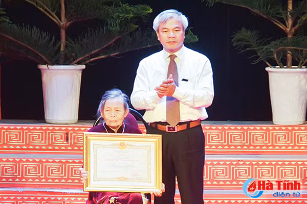 ha tinh nhin lai nhung su kien noi bat nam 2017