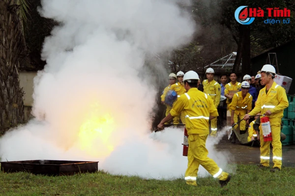 dien tap cuu hoa giai thoat cho cong nhan tram chiet nap gas