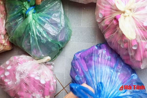 bat doi tuong mang gan 12 kg phao no di tieu thu