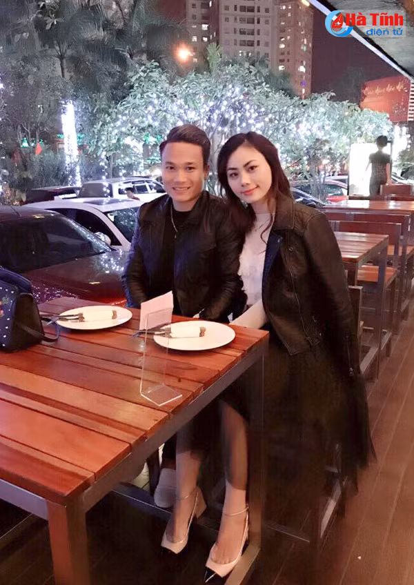 chuyen tinh ronaldo xu nghe va co ban gai xinh dep