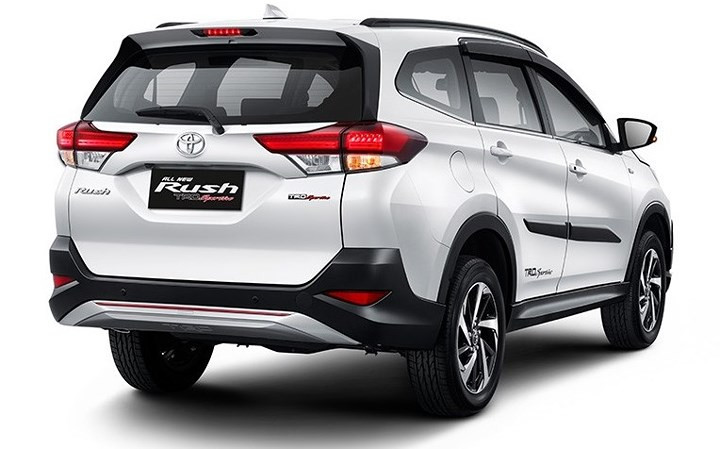 kham pha toyota rush 2018 gia chi tu hon 400 trieu dong