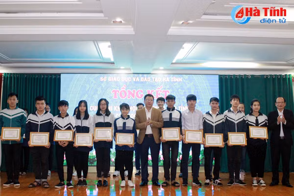 70 du an sang tao khoa hoc ky thuat duoc trao giai