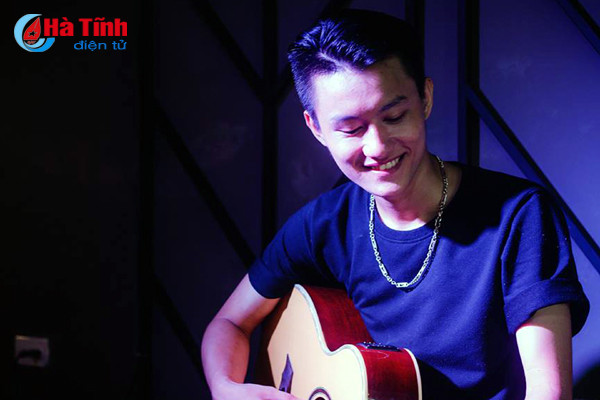 Bé gái Hà Tĩnh hát “ngọt như mía” dậy sóng cộng đồng mạng