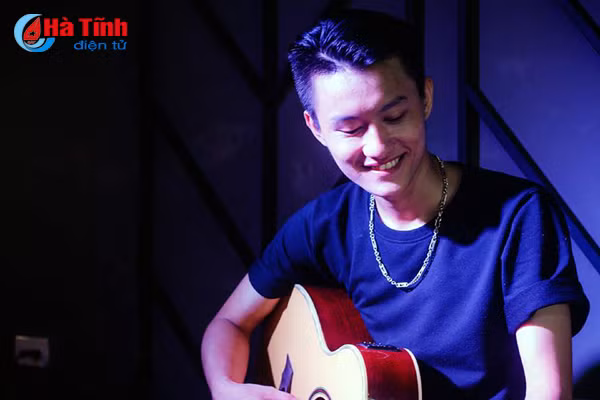 Bé gái Hà Tĩnh hát “ngọt như mía” dậy sóng cộng đồng mạng