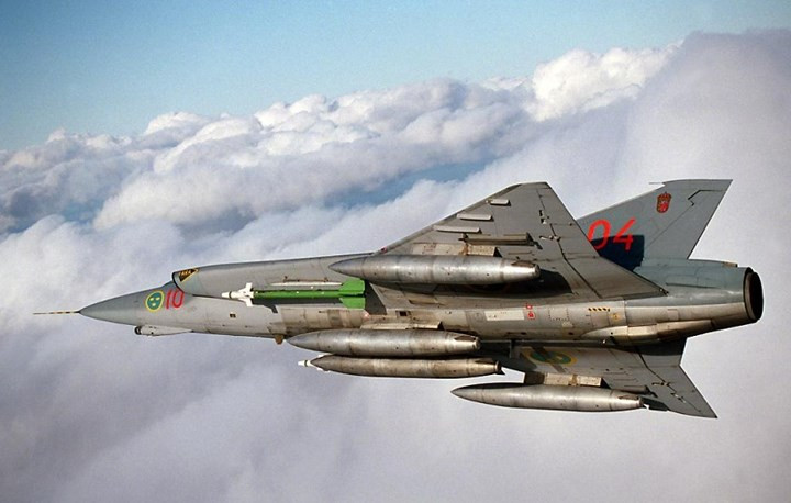 saab 35 draken rong sat dang so cua khong quan thuy dien