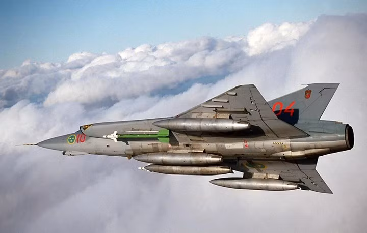 saab 35 draken rong sat dang so cua khong quan thuy dien