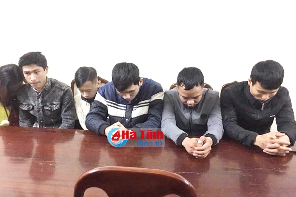 5 nam 1 nu phe ma tuy da trong quan karaoke o huong khe