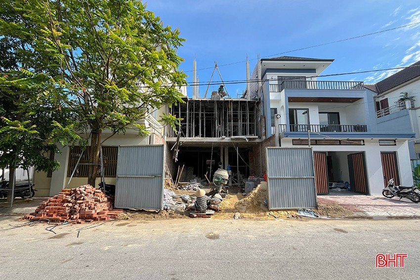 ប្រមាណជា២ខែមកនេះ ផ្ទះលំនៅឋានជាច្រើនបាននិងកំពុងសាងសង់។ bqbht_br_3img-2961.jpg