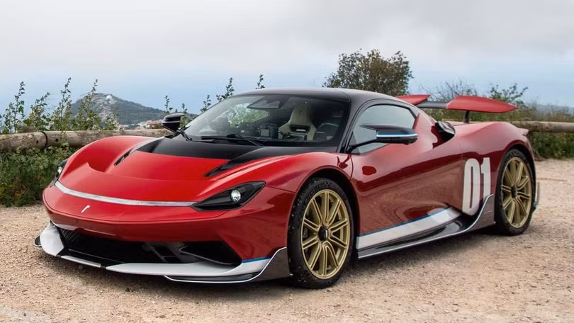 Pininfarina Battista có công suất cực đại 1.900 mã lực, đến từ 4 mô-tơ điện. Sức mạnh này giúp xe đạt tốc độ cực đại 350km/h (Ảnh: Pininfarina).