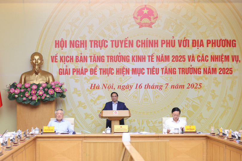 Thủ tướng Phạm Minh Chính chủ trì hội nghị trực tuyến với các địa phương về kịch bản tăng trưởng kinh tế, ngày 16/7. Ảnh: VGP img7337-1-17526329832001015503065.jpg