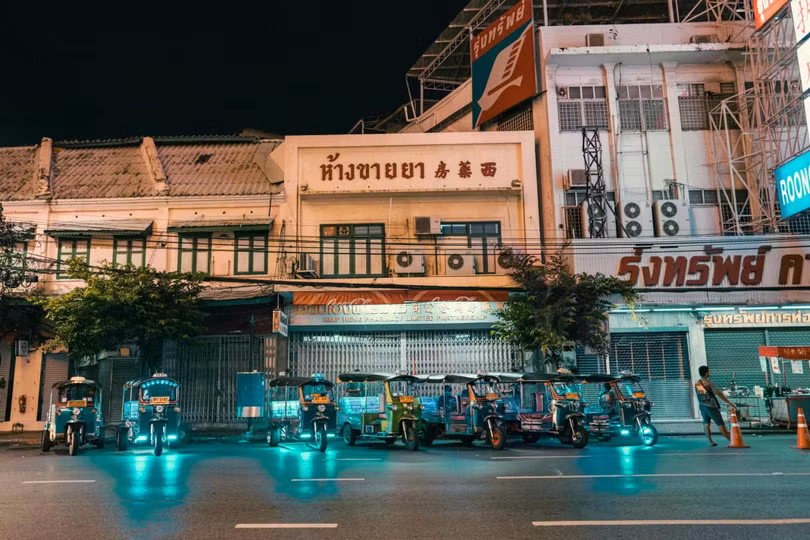 Các điểm du lịch, dịch vụ ế ẩm khách khiến nền kinh tế Thái Lan đứng trước nguy cơ suy thoái. Ảnh: Miro Alt, Julito Elizalde, Mikhail Nilov, Tony Wu/Pexels.