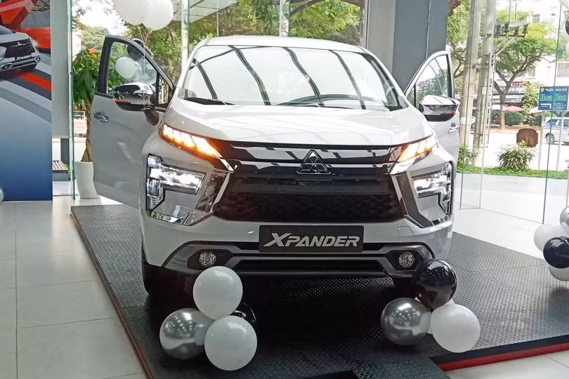 Mitsubishi Xpander giảm giá mạnh để xả kho.