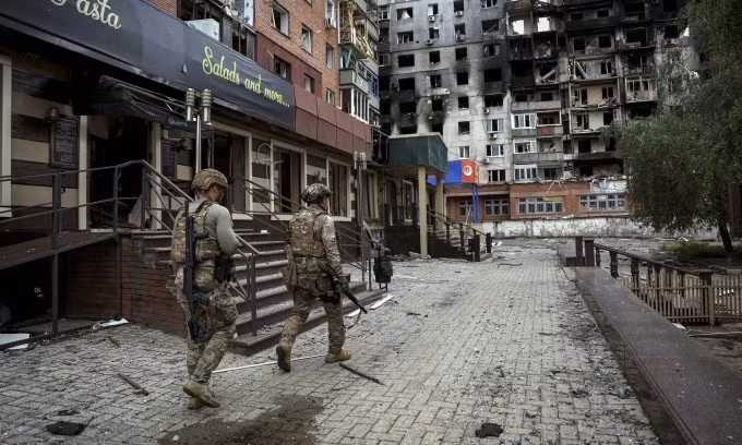 Binh sĩ Ukraine tại một khu vực ở thành phố Pokrovsk, tỉnh Donetsk, hồi tháng 5. Ảnh: Reuters