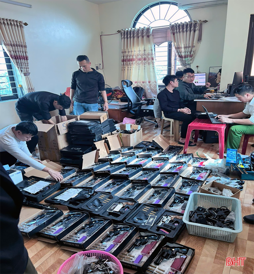 Công an tiến hành đột kích đồng loạt trên nhiều tỉnh thành, thu giữ hàng trăm khẩu súng các loại. bqbht_br_tien-hanh-dong-loat-tren-nhieu-tinh-thanh-thu-giu-hang-tram-khau-sung-cac-loai.png