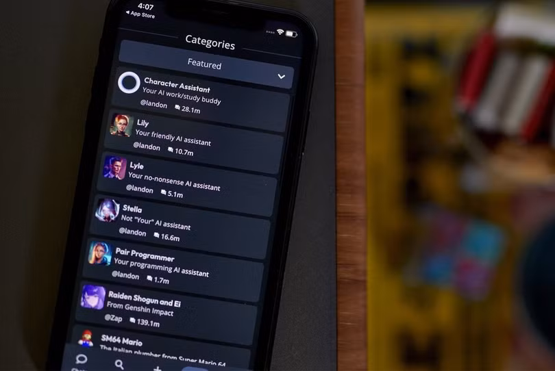 Giao diện của Character.ai. Ảnh: Bloomberg.