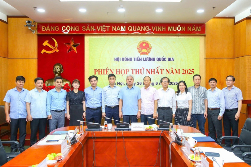 Các thành viên Hội đồng Tiền lương quốc gia tham dự phiên thứ nhất (Ảnh: Hoa Lê). a1-1455.jpg