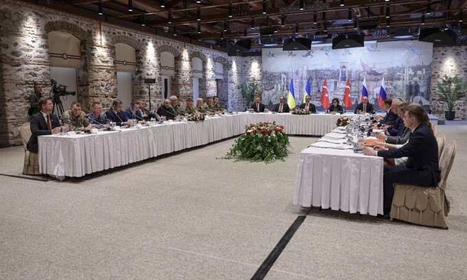 Phái đoàn Nga và Ukraine trong cuộc đàm phán tại Istanbul, Thổ Nhĩ Kỳ, ngày 16/5. Ảnh: Văn phòng Ngoại trưởng Thổ Nhĩ Kỳ Phái đoàn Nga và Ukraine trong cuộc đàm phán tại Istanbul, Thổ Nhĩ Kỳ, ngày 16/5. Ảnh: Văn phòng Ngoại trưởng Thổ Nhĩ Kỳ
