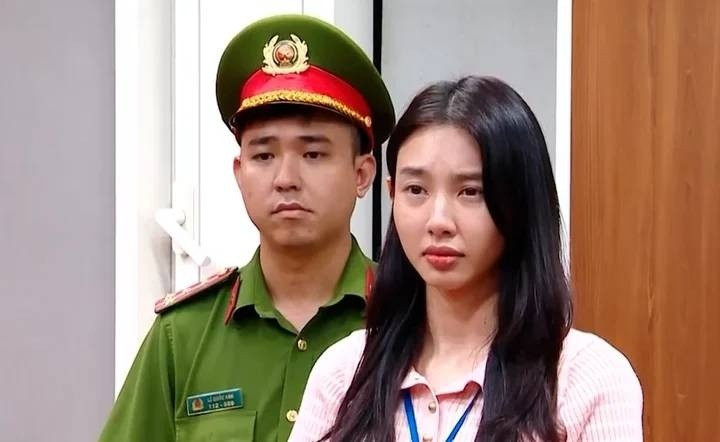 Hoa hậu Nguyễn Thúc Thùy Tiên bị khởi tố tội Lừa dối khách hàng. Ảnh: VTV. Hoa hậu Nguyễn Thúc Thùy Tiên bị khởi tố tội Lừa dối khách hàng. Ảnh: VTV.