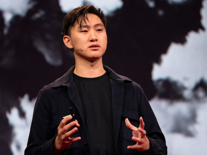 Alexandr Wang, Giám đốc AI của Meta và là người phụ trách Meta Superintelligence Labs. Ảnh: TED Alexandr Wang, Giám đốc AI của Meta và là người phụ trách Meta Superintelligence Labs. Ảnh: TED