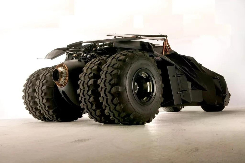 Batmobile Tumbler có giá gần 3 triệu USD, giới hạn chỉ 10 xe. Ảnh: Wayne Enterprises Experience. Batmobile Tumbler có giá gần 3 triệu USD, giới hạn chỉ 10 xe. Ảnh: Wayne Enterprises Experience.