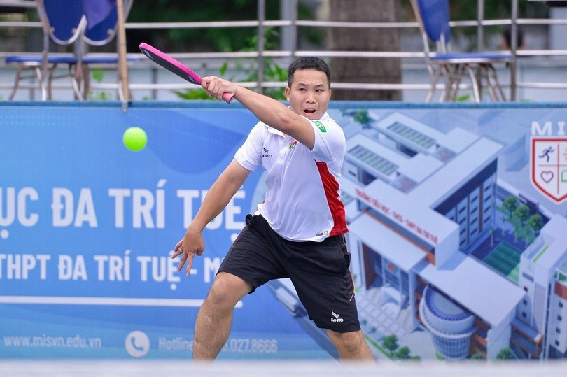 Chuyên gia pickleball Nguyễn Duy Anh khẳng định mỗi loại vợt pickleball đem lại một sự hiệu quả riêng biệt nhưng để cảm nhận được điều này đòi hỏi các tay vợt đã thuần thục về mặt kỹ thuật (Ảnh: NVCC).