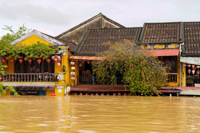 Nhà cổ Hội An chìm trong lũ lụt hồi tháng 11. Ảnh: Nguyễn Đông