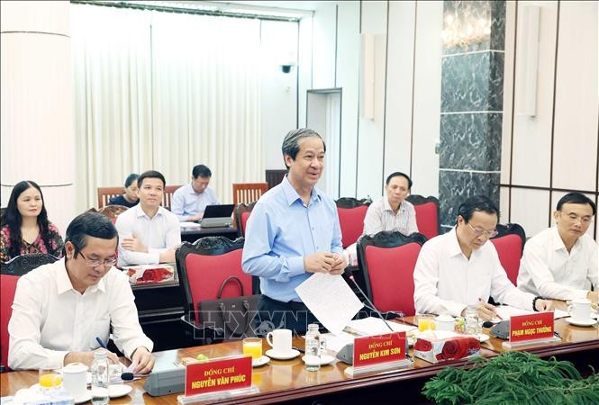 Đồng chí Nguyễn Kim Sơn, Bộ trưởng Bộ Giáo dục và Đào tạo phát biểu. Ảnh: Thống Nhất/TTXVN Đồng chí Nguyễn Kim Sơn, Bộ trưởng Bộ Giáo dục và Đào tạo phát biểu. Ảnh: Thống Nhất/TTXVN