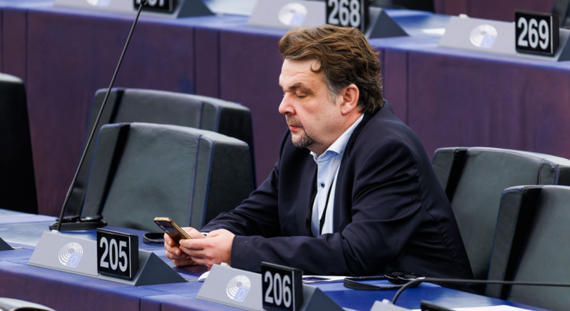 Ông Dennis Radtke (Đảng CDU) ủng hộ việc áp dụng lệnh cấm trẻ dưới 16 tuổi sử dụng các nền tảng mạng xã hội. Ảnh: Getty Images