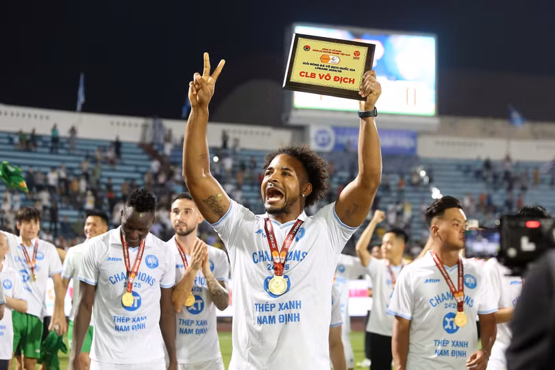 Nam Định sẽ tham dự 5 đấu trường ở mùa giải 2025/26. Ảnh: Thép Xanh Nam Định.