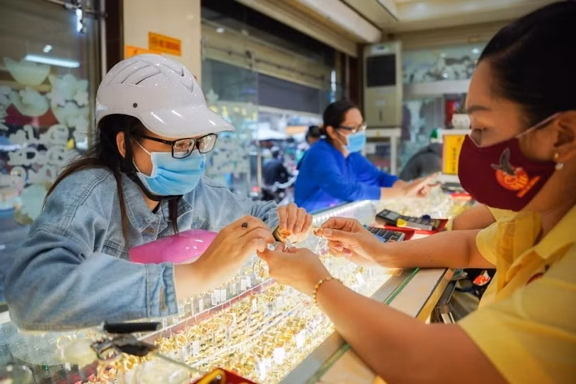 Giá vàng trong nước đã hạ nhiệt sau chuỗi ngày tăng nóng. Ảnh: Chí Hùng.