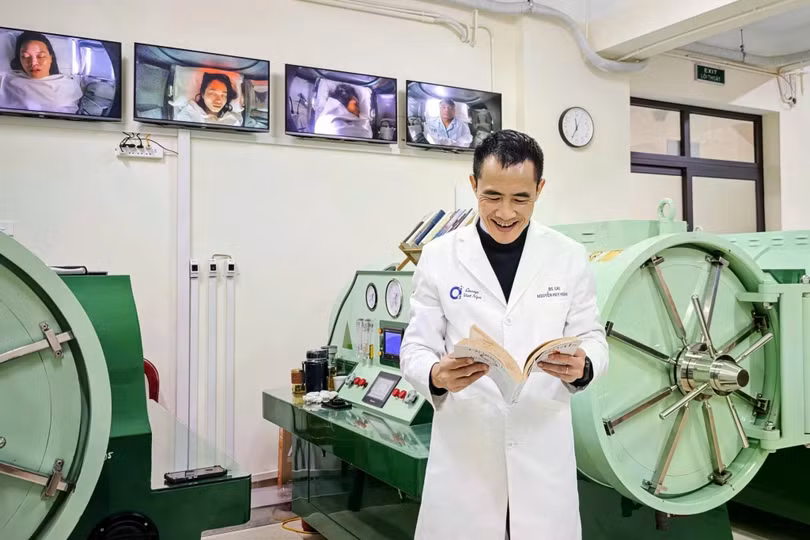 Bác sĩ Nguyễn Huy Hoàng, chuyên khoa Nội, thành viên Hội Y học dưới nước và Oxy cao áp Việt Nam. Ảnh: BSCC.