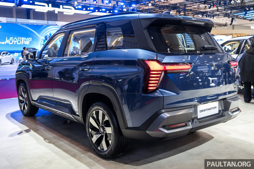 Mẫu SUV hạng C này vừa chính thức trình làng đến giới truyền thông và khách hàng tại triển lãm Gaikindo Indonesia International Auto Show 2025 (GIIAS).