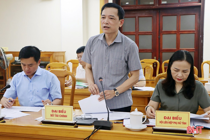Phó Giám đốc Sở Tài chính Phạm Chí Hiếu phát biểu tại cuộc họp. bqbht_br_img-6214.jpg