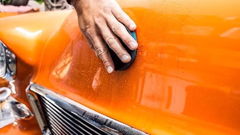 Không phải loại bàn chải nào cũng phù hợp để rửa xe ôtô