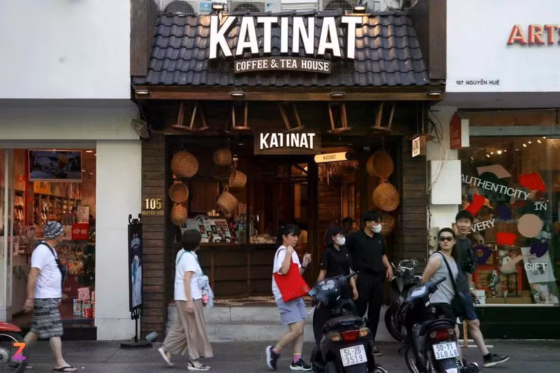 Việt Nam có đa dạng loại hình cà phê, từ chuỗi lớn cho đến những quán cà phê đường phố. Ảnh: Quỳnh Danh.