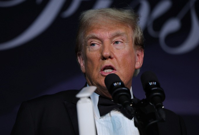 Ông Donald Trump phát biểu trong buổi tiệc của Viện Chính sách Nước Mỹ Trước nhất (AFPI), tại dinh thự Mar-a-Lago ở Florida, ngày 14/11. Ảnh: Reuters Ông Donald Trump phát biểu trong buổi tiệc của Viện Chính sách Nước Mỹ Trước nhất (AFPI), tại dinh thự Mar-a-Lago ở Florida, ngày 14/11. Ảnh: Reuters