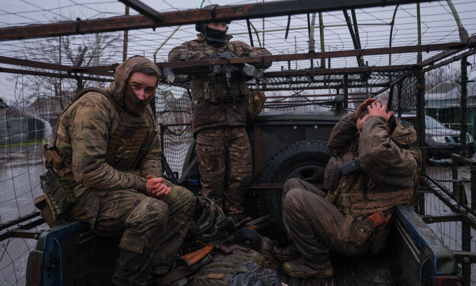 Quân nhân Ukraine trở về sau khi làm nhiệm vụ ở tỉnh Donetsk hôm 31/1. Ảnh: AP