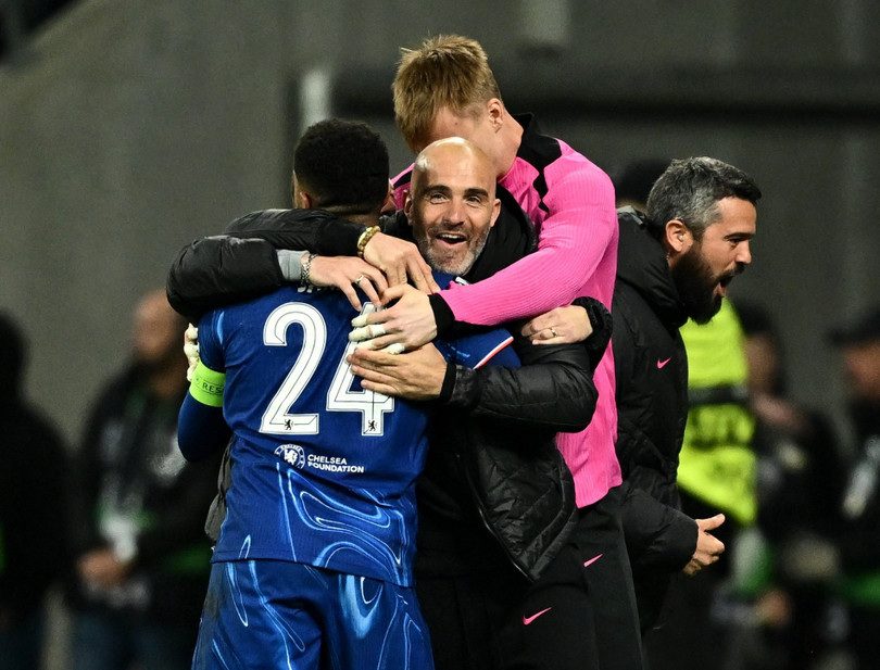 Tiếng còi mãn cuộc vang lên trên sân Tarczynski Arena cũng là lúc thầy trò HLV Enzo Maresca vỡ òa cảm xúc. Chelsea lội ngược dòng ngoạn mục để trở thành CLB Anh thứ 2 vô địch Conference League.