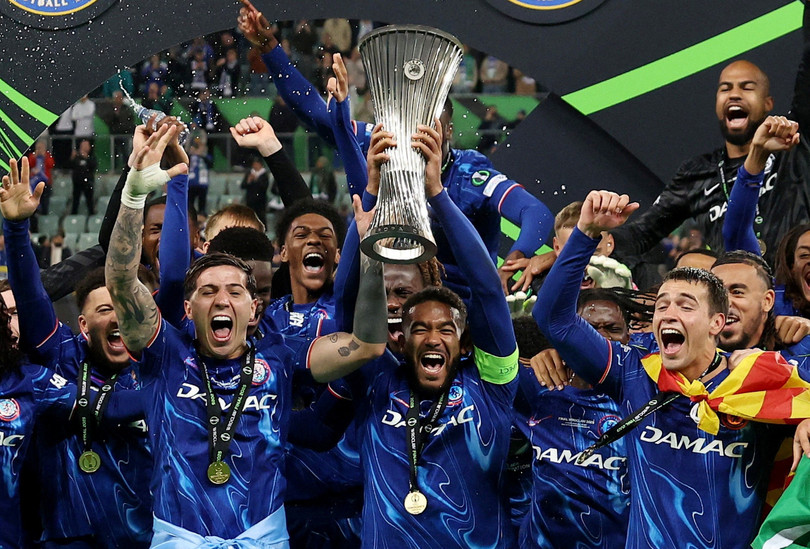 Chelsea có hành trình đăng quang thuyết phục ở giải đấu cúp hạng 3 châu Âu. Ban đầu, HLV Maresca không ưu tiên đấu trường này khi chỉ đăng ký đội hình dự bị cho giai đoạn League Phase. Ông chỉ bổ sung các trụ cột khi &quot;The Blues&quot; giành vé vào vòng loại trực tiếp.