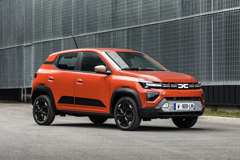 Mức trần giá xe điện đáp ứng được tiêu chuẩn trợ cấp cũng hạ từ 75.800 USD xuống còn 52.500 USD. Đồng thời, xe hybrid PHEV cũng không nằm trong diện được hỗ trợ tài chính như trước.