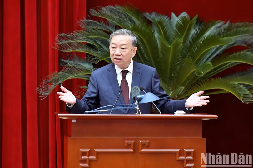 Tổng Bí thư Tô Lâm phát biểu chỉ đạo tại Hội nghị toàn quốc tổng kết công tác tổ chức xây dựng Đảng năm 2024 và triển khai nhiệm vụ năm 2025. (Ảnh Báo Nhân Dân).