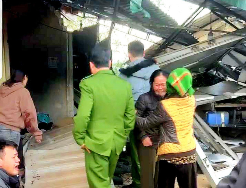 Hình ảnh tại hiện trường vụ tai nạn (Ảnh cắt từ clip).