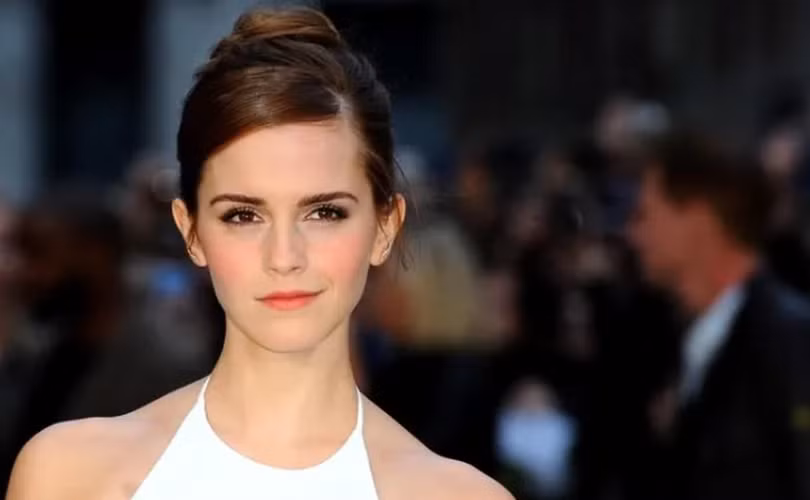 9. Emma Watson sinh năm 1990 tại Paris, Pháp, là một trong những phụ nữ đẹp nhất thế giới. Nữ diễn viên sở hữu vẻ đẹp gợi cảm, thông minh và tài năng.
