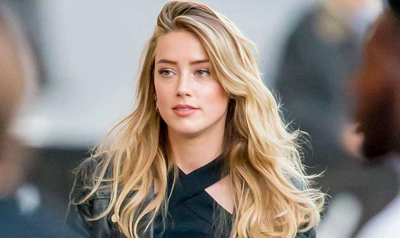 Wonders List skomentowała, że ​​uroda Amber Heard przekracza granice konwencjonalnych standardów, czyniąc ją ucieleśnieniem ponadczasowego uroku. Zdjęcie: Wiadomości.