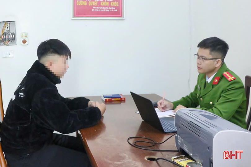 Lực lượng chức năng làm việc với đối tượng Nguyễn Bá S. (SN 2007, Thạch Hà) bqbht_br_z6095881333966-eb9ea849a68c015328412d46790177a9.jpg