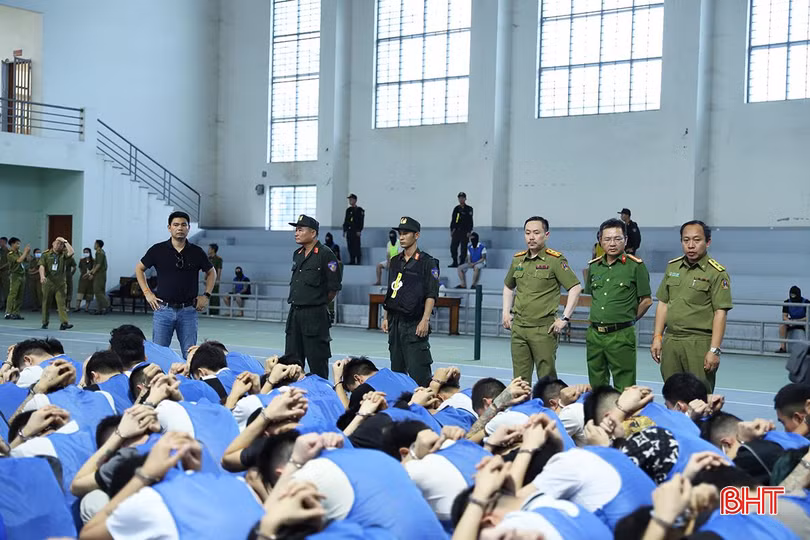 Cảnh sát Hình sự Công an tỉnh Hà Tĩnh đột kích Tam giác vàng, bắt giữ nhiều đối tượng lừa đảo