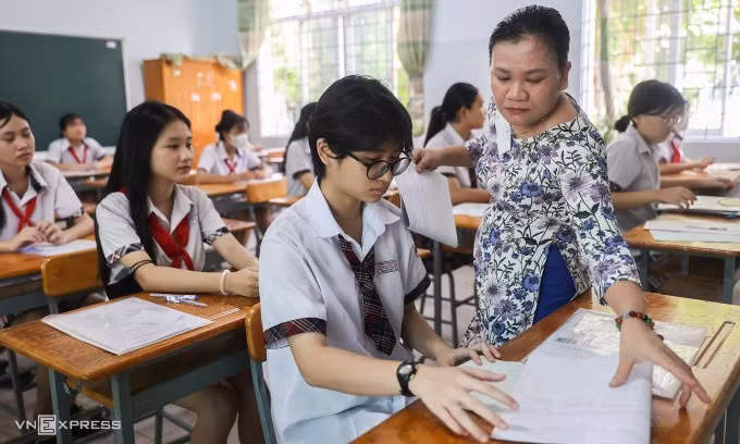 Thí sinh thi lớp 10 tại trường THCS Trần Quốc Toản, TP Thủ Đức, TP HCM, ngày 6/6/2024. Ảnh: Quỳnh Trần