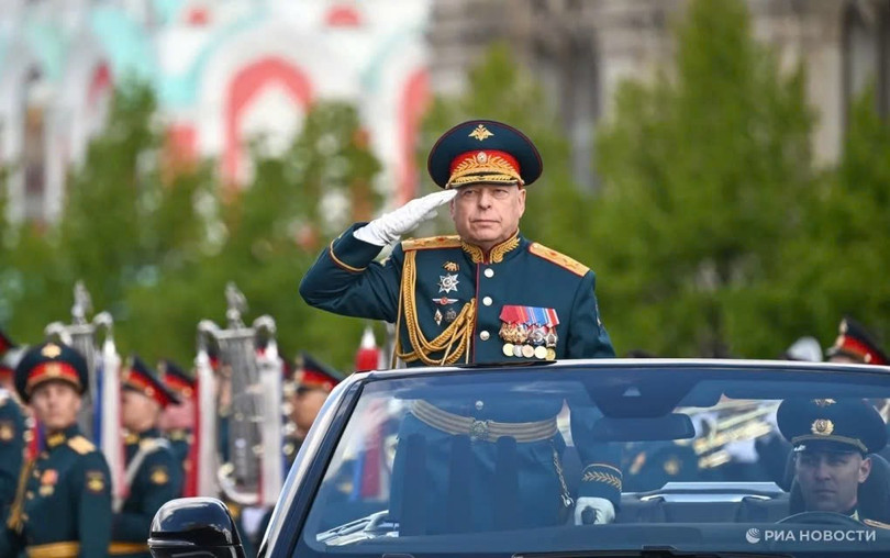 Tư lệnh lục quân Nga Oleg Salyukov tại lễ Duyệt binh Chiến thắng trên Quảng trường Đỏ ngày 9/5. Ảnh: RIA Novosti z6606051558481-bb8e7970abcace186d476c1f0d4dc232.jpg