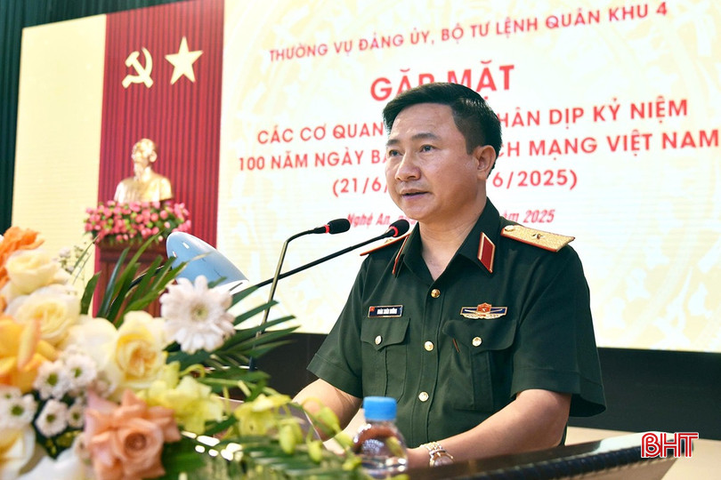 Thiếu tướng Đoàn Xuân Bường - Bí thư Đảng ủy, Chính ủy Quân khu 4 phát biểu tại buổi gặp mặt. bqbht_br_anh-3.jpg